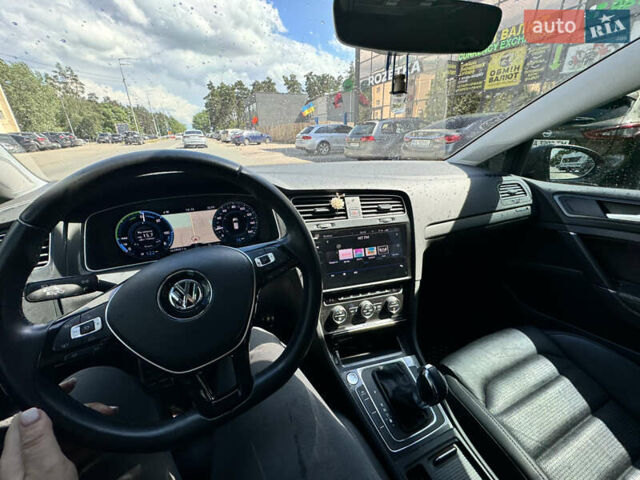 Серый Фольксваген e-Golf, объемом двигателя 0 л и пробегом 91 тыс. км за 16000 $, фото 8 на Automoto.ua