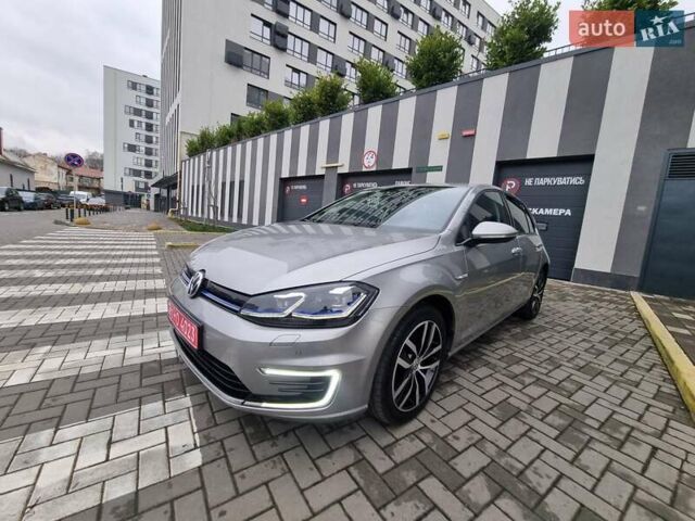 Серый Фольксваген e-Golf, объемом двигателя 0 л и пробегом 95 тыс. км за 12450 $, фото 4 на Automoto.ua