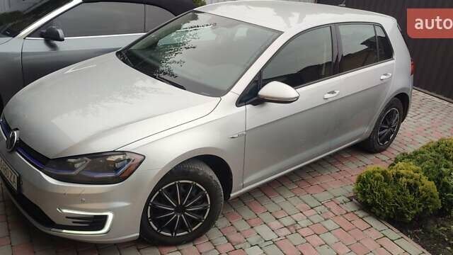 Серый Фольксваген e-Golf, объемом двигателя 0 л и пробегом 145 тыс. км за 12700 $, фото 11 на Automoto.ua