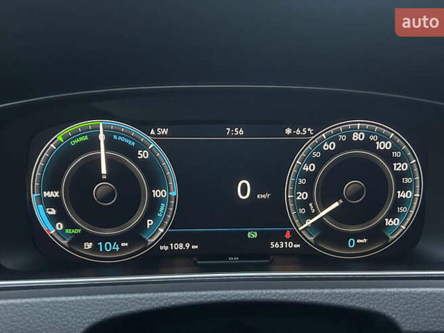 Серый Фольксваген e-Golf, объемом двигателя 0 л и пробегом 62 тыс. км за 15300 $, фото 9 на Automoto.ua