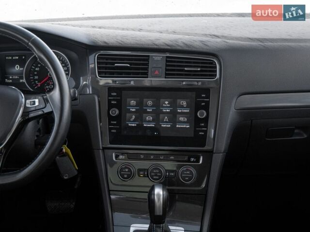 Серый Фольксваген e-Golf, объемом двигателя 0 л и пробегом 71 тыс. км за 14250 $, фото 13 на Automoto.ua