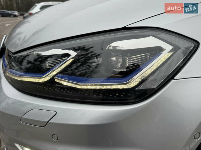 Серый Фольксваген e-Golf, объемом двигателя 0 л и пробегом 91 тыс. км за 15099 $, фото 30 на Automoto.ua