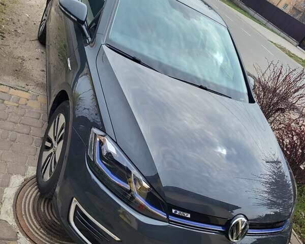 Серый Фольксваген e-Golf, объемом двигателя 0 л и пробегом 84 тыс. км за 14500 $, фото 8 на Automoto.ua