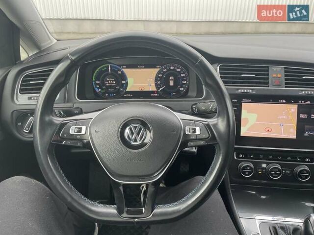Серый Фольксваген e-Golf, объемом двигателя 0 л и пробегом 84 тыс. км за 15600 $, фото 35 на Automoto.ua