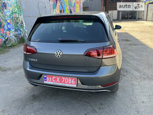 Серый Фольксваген e-Golf, объемом двигателя 0 л и пробегом 61 тыс. км за 15200 $, фото 12 на Automoto.ua