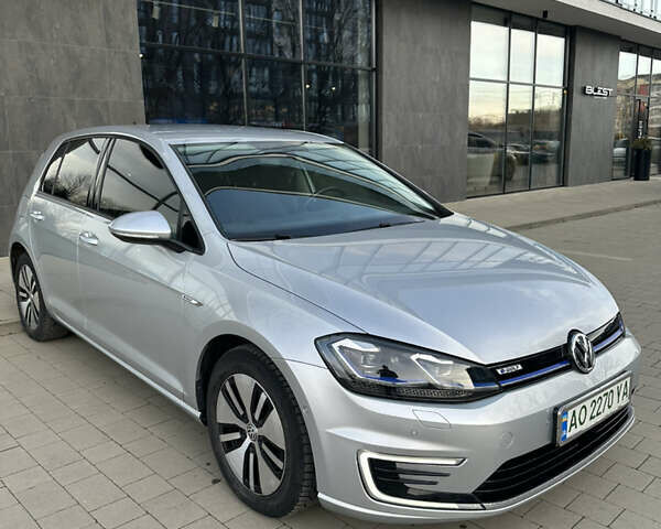 Серый Фольксваген e-Golf, объемом двигателя 0 л и пробегом 76 тыс. км за 13800 $, фото 3 на Automoto.ua