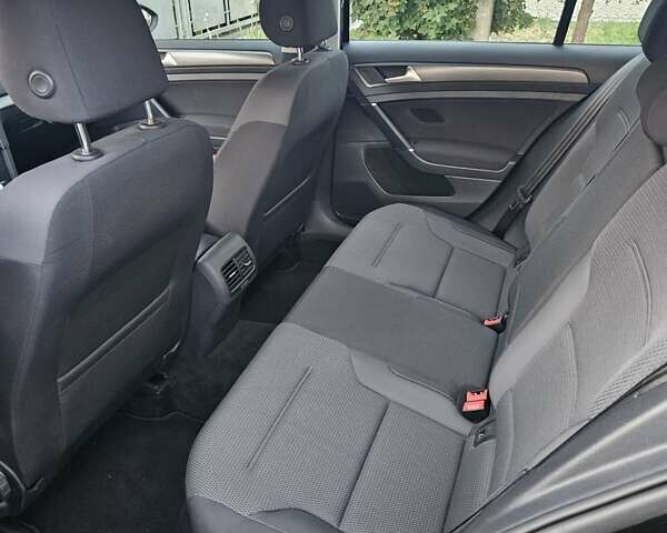 Сірий Фольксваген e-Golf, об'ємом двигуна 0 л та пробігом 97 тис. км за 15200 $, фото 24 на Automoto.ua