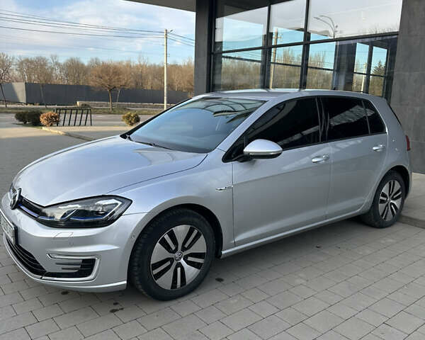 Серый Фольксваген e-Golf, объемом двигателя 0 л и пробегом 76 тыс. км за 13800 $, фото 12 на Automoto.ua