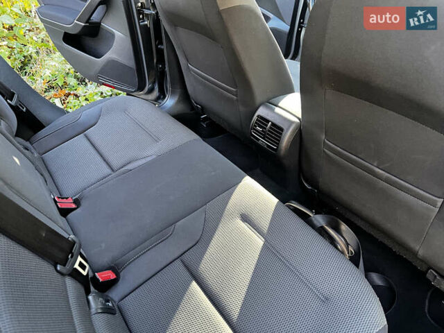 Серый Фольксваген e-Golf, объемом двигателя 0 л и пробегом 127 тыс. км за 11950 $, фото 54 на Automoto.ua