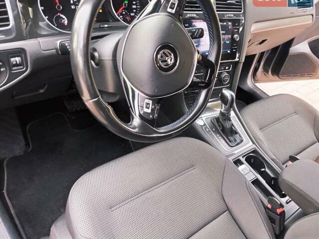 Серый Фольксваген e-Golf, объемом двигателя 0 л и пробегом 96 тыс. км за 11900 $, фото 11 на Automoto.ua