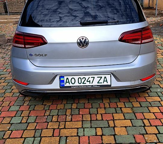 Серый Фольксваген e-Golf, объемом двигателя 0 л и пробегом 43 тыс. км за 15000 $, фото 1 на Automoto.ua