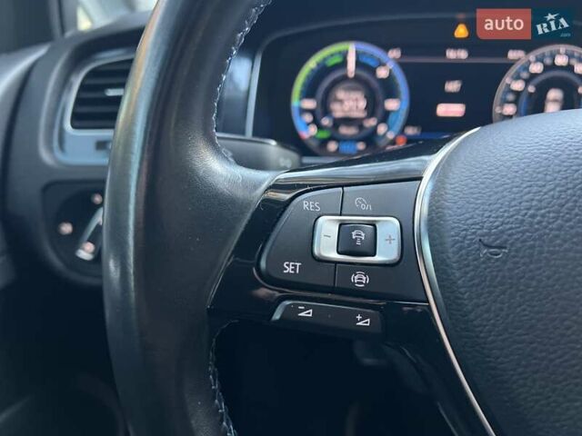 Сірий Фольксваген e-Golf, об'ємом двигуна 0 л та пробігом 141 тис. км за 13950 $, фото 21 на Automoto.ua