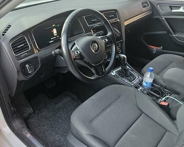 Сірий Фольксваген e-Golf, об'ємом двигуна 0 л та пробігом 97 тис. км за 15200 $, фото 14 на Automoto.ua