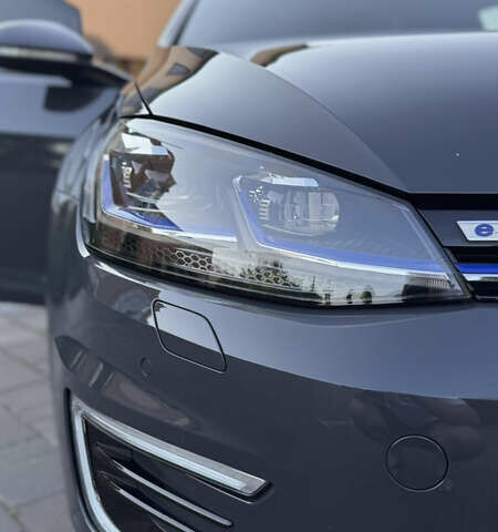 Серый Фольксваген e-Golf, объемом двигателя 0 л и пробегом 96 тыс. км за 15300 $, фото 22 на Automoto.ua