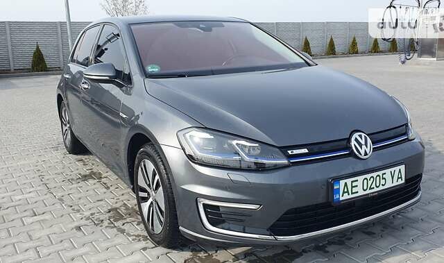 Сірий Фольксваген e-Golf, об'ємом двигуна 0 л та пробігом 47 тис. км за 18500 $, фото 8 на Automoto.ua