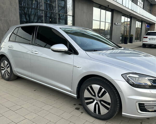 Серый Фольксваген e-Golf, объемом двигателя 0 л и пробегом 76 тыс. км за 13800 $, фото 13 на Automoto.ua