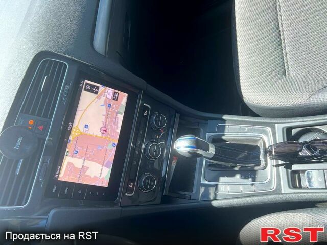 Сірий Фольксваген e-Golf, об'ємом двигуна 0 л та пробігом 57 тис. км за 13500 $, фото 9 на Automoto.ua