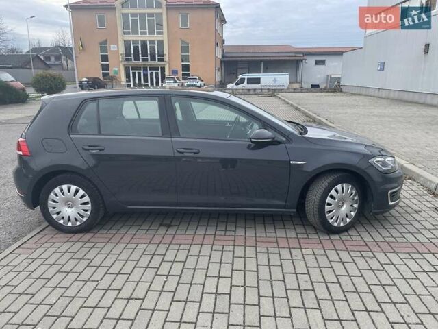 Серый Фольксваген e-Golf, объемом двигателя 0 л и пробегом 84 тыс. км за 15600 $, фото 3 на Automoto.ua