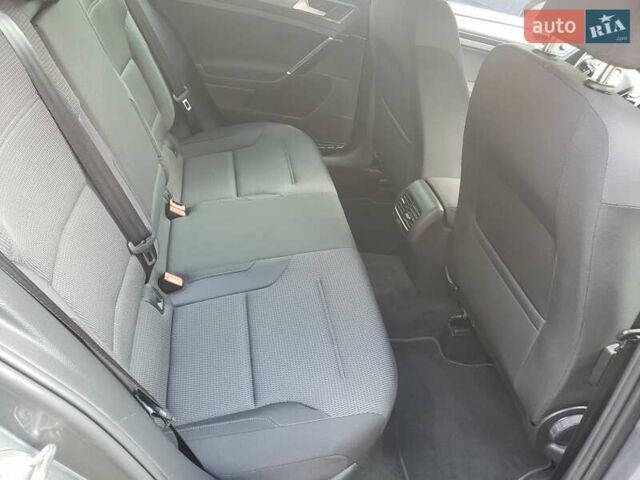 Серый Фольксваген e-Golf, объемом двигателя 0 л и пробегом 65 тыс. км за 13950 $, фото 52 на Automoto.ua