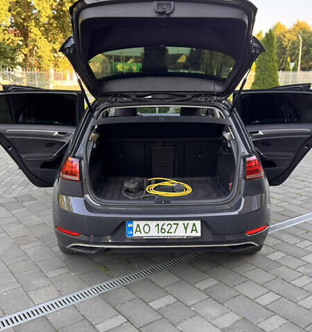 Серый Фольксваген e-Golf, объемом двигателя 0 л и пробегом 96 тыс. км за 15300 $, фото 7 на Automoto.ua