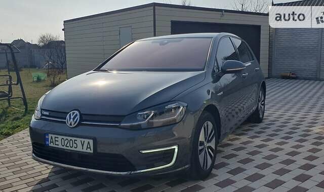 Серый Фольксваген e-Golf, объемом двигателя 0 л и пробегом 47 тыс. км за 18500 $, фото 10 на Automoto.ua