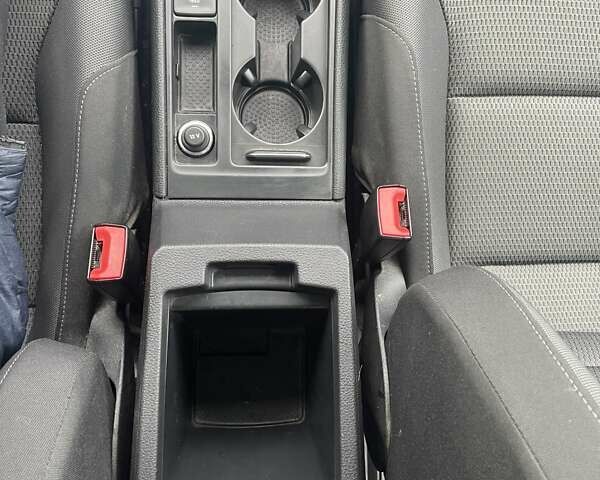 Серый Фольксваген e-Golf, объемом двигателя 0 л и пробегом 84 тыс. км за 15600 $, фото 41 на Automoto.ua