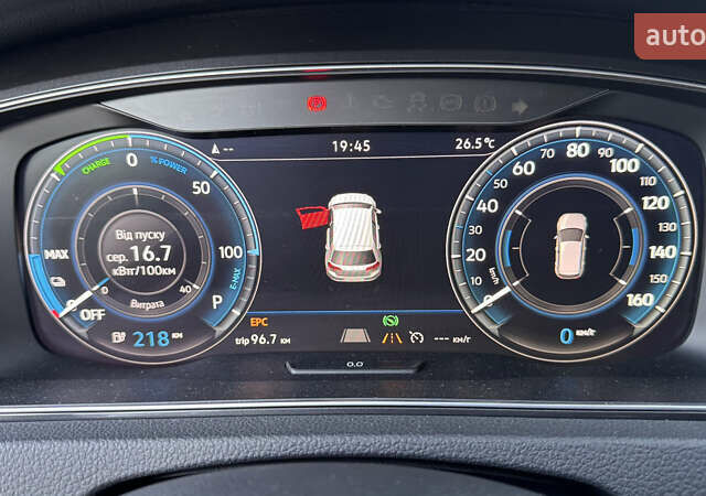 Серый Фольксваген e-Golf, объемом двигателя 0 л и пробегом 96 тыс. км за 15300 $, фото 26 на Automoto.ua