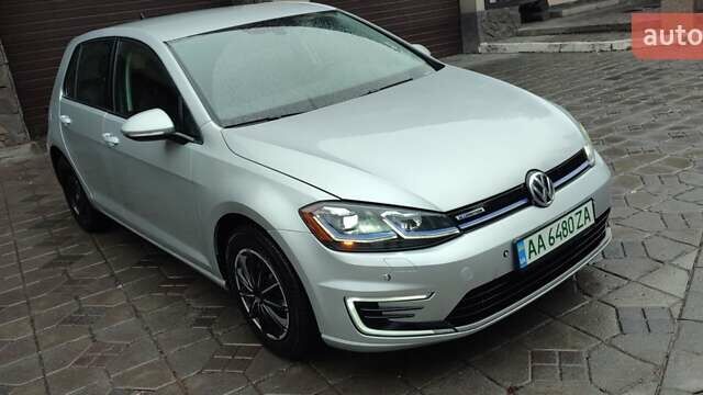 Серый Фольксваген e-Golf, объемом двигателя 0 л и пробегом 145 тыс. км за 12700 $, фото 26 на Automoto.ua
