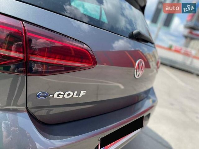 Серый Фольксваген e-Golf, объемом двигателя 0 л и пробегом 123 тыс. км за 12900 $, фото 12 на Automoto.ua