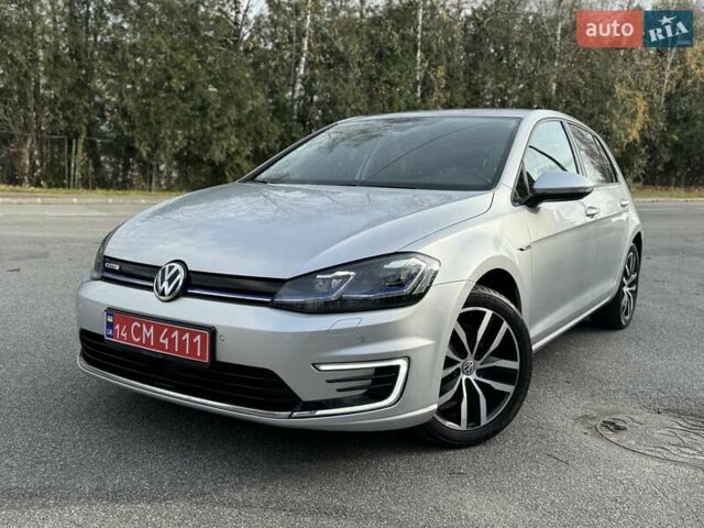 Серый Фольксваген e-Golf, объемом двигателя 0 л и пробегом 100 тыс. км за 12300 $, фото 13 на Automoto.ua