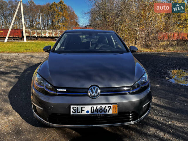 Серый Фольксваген e-Golf, объемом двигателя 0 л и пробегом 127 тыс. км за 11950 $, фото 6 на Automoto.ua