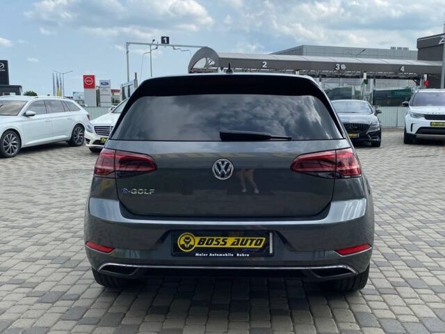 Серый Фольксваген e-Golf, объемом двигателя 36 л и пробегом 56 тыс. км за 17800 $, фото 3 на Automoto.ua