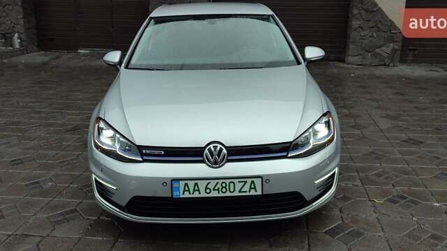 Серый Фольксваген e-Golf, объемом двигателя 0 л и пробегом 145 тыс. км за 12700 $, фото 22 на Automoto.ua