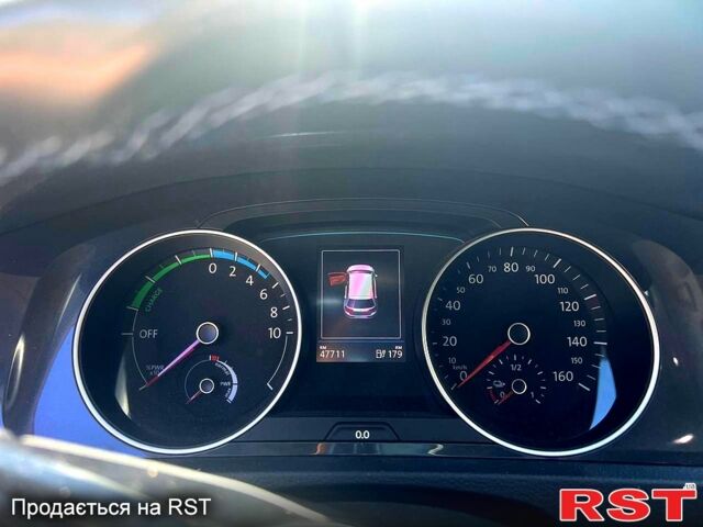 Сірий Фольксваген e-Golf, об'ємом двигуна 0 л та пробігом 57 тис. км за 13500 $, фото 6 на Automoto.ua