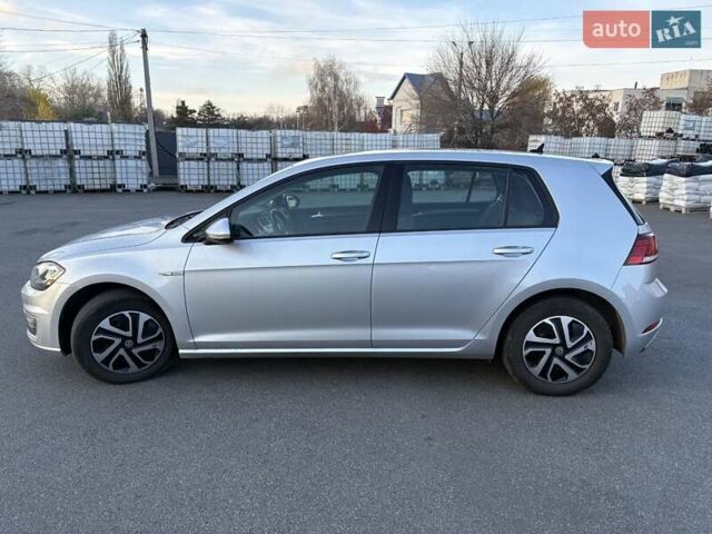 Серый Фольксваген e-Golf, объемом двигателя 0 л и пробегом 152 тыс. км за 12499 $, фото 3 на Automoto.ua