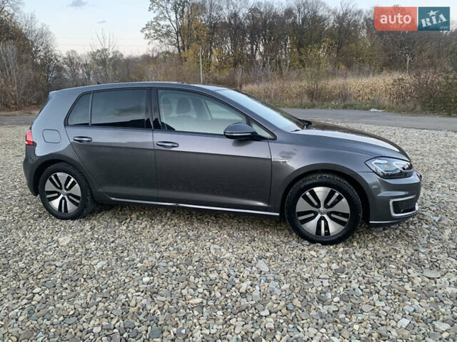 Серый Фольксваген e-Golf, объемом двигателя 0 л и пробегом 127 тыс. км за 11950 $, фото 14 на Automoto.ua