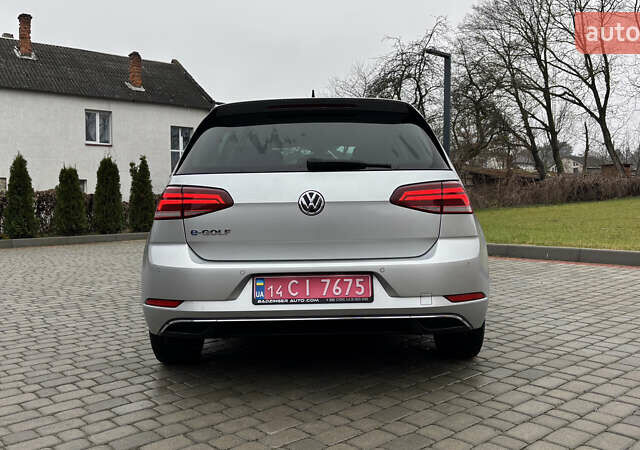 Серый Фольксваген e-Golf, объемом двигателя 0 л и пробегом 127 тыс. км за 14200 $, фото 4 на Automoto.ua