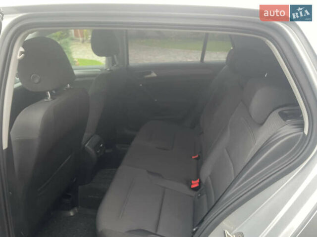 Серый Фольксваген e-Golf, объемом двигателя 0 л и пробегом 31 тыс. км за 25000 $, фото 8 на Automoto.ua