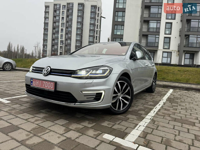 Серый Фольксваген e-Golf, объемом двигателя 0 л и пробегом 91 тыс. км за 15099 $, фото 7 на Automoto.ua