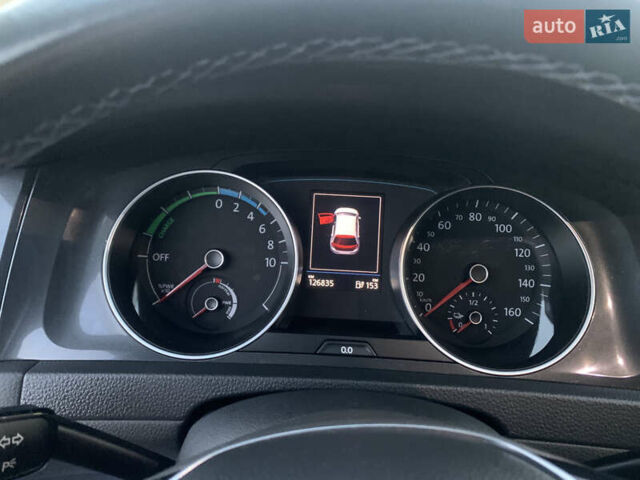 Серый Фольксваген e-Golf, объемом двигателя 0 л и пробегом 127 тыс. км за 11950 $, фото 35 на Automoto.ua