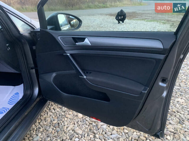 Серый Фольксваген e-Golf, объемом двигателя 0 л и пробегом 127 тыс. км за 11950 $, фото 38 на Automoto.ua