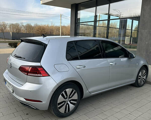 Серый Фольксваген e-Golf, объемом двигателя 0 л и пробегом 76 тыс. км за 13800 $, фото 21 на Automoto.ua