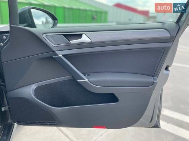 Сірий Фольксваген e-Golf, об'ємом двигуна 0 л та пробігом 123 тис. км за 12900 $, фото 20 на Automoto.ua