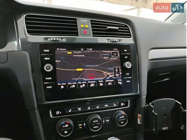 Сірий Фольксваген e-Golf, об'ємом двигуна 0 л та пробігом 97 тис. км за 15200 $, фото 11 на Automoto.ua