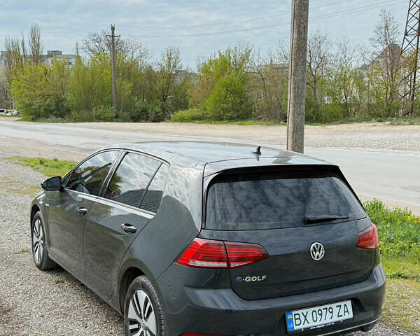 Серый Фольксваген e-Golf, объемом двигателя 0 л и пробегом 79 тыс. км за 12500 $, фото 8 на Automoto.ua