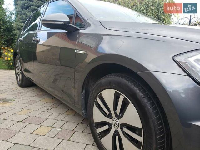 Серый Фольксваген e-Golf, объемом двигателя 0 л и пробегом 65 тыс. км за 13950 $, фото 28 на Automoto.ua