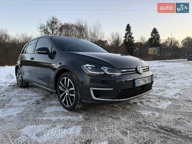 Серый Фольксваген e-Golf, объемом двигателя 0 л и пробегом 66 тыс. км за 13900 $, фото 2 на Automoto.ua