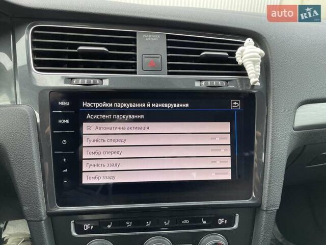 Серый Фольксваген e-Golf, объемом двигателя 0 л и пробегом 84 тыс. км за 15600 $, фото 55 на Automoto.ua