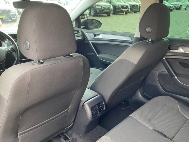 Серый Фольксваген e-Golf, объемом двигателя 36 л и пробегом 56 тыс. км за 17800 $, фото 20 на Automoto.ua