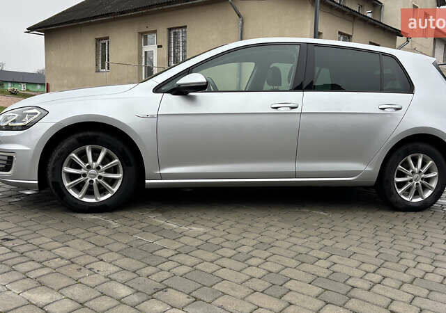 Серый Фольксваген e-Golf, объемом двигателя 0 л и пробегом 127 тыс. км за 14200 $, фото 1 на Automoto.ua